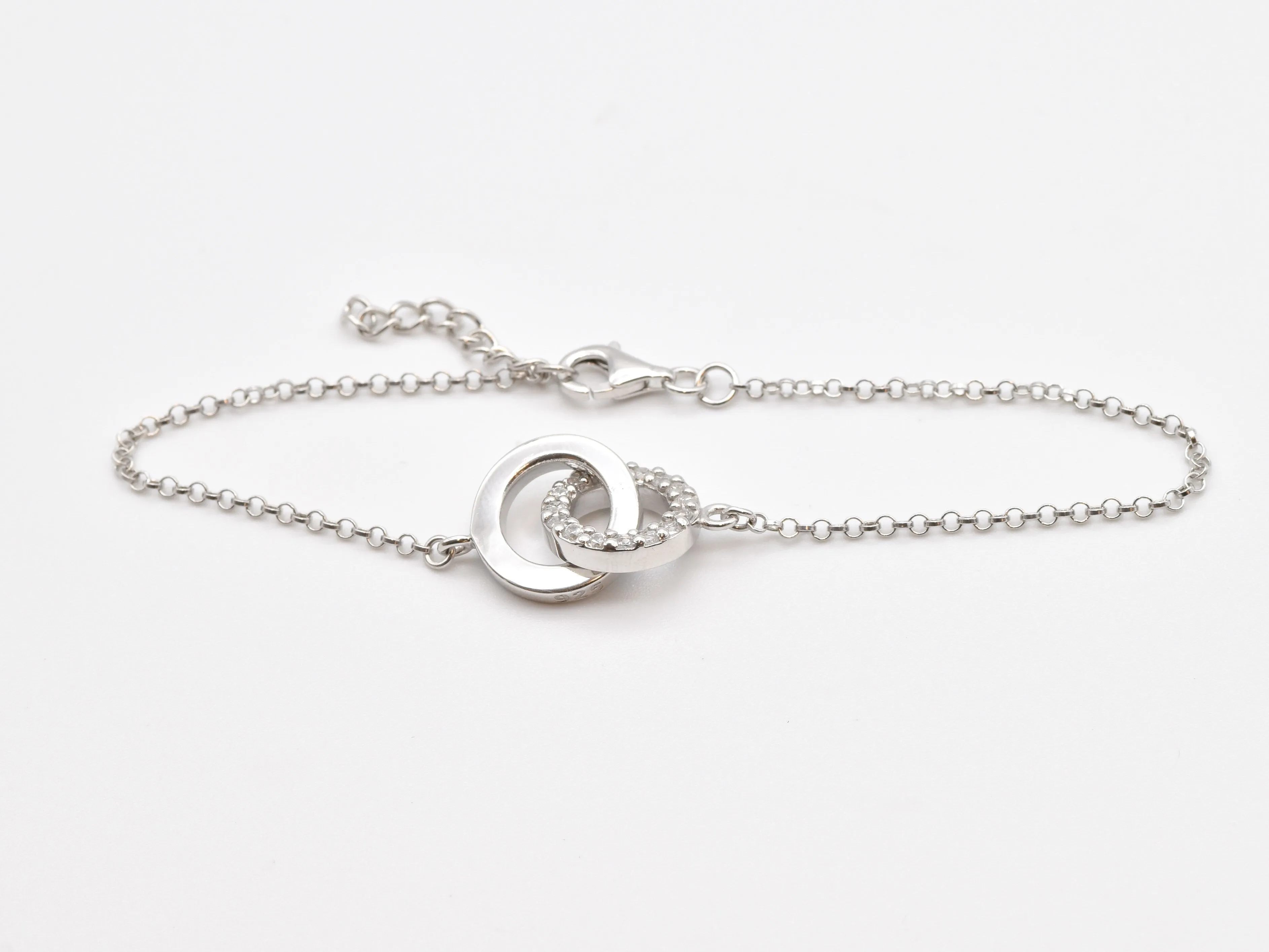 Diamond Charm Bracelet - Interlocking Circles Wristlet - Solid Silver Bracelet