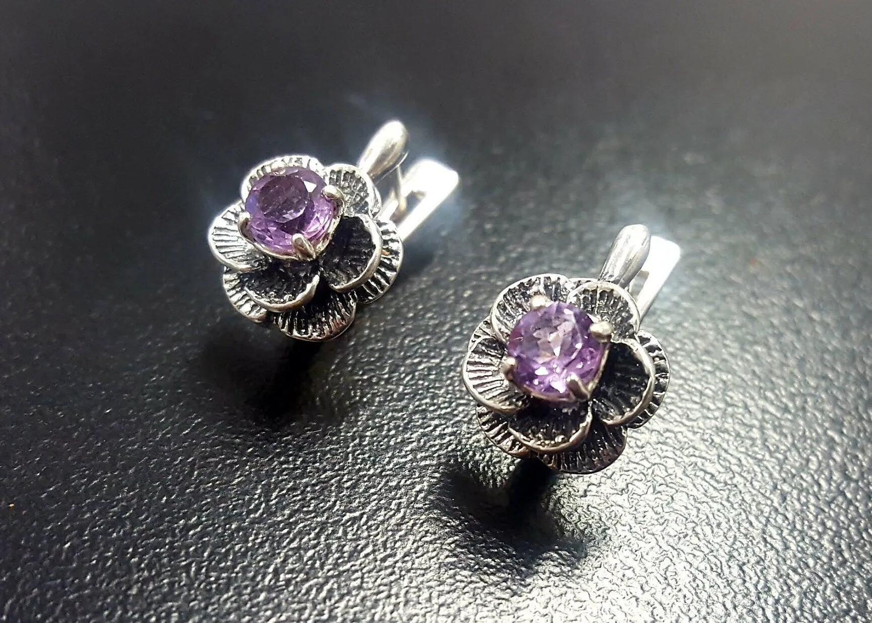 Genuine Amethyst Earrings - Purple Flower Studs - Vintage Rose Earrings
