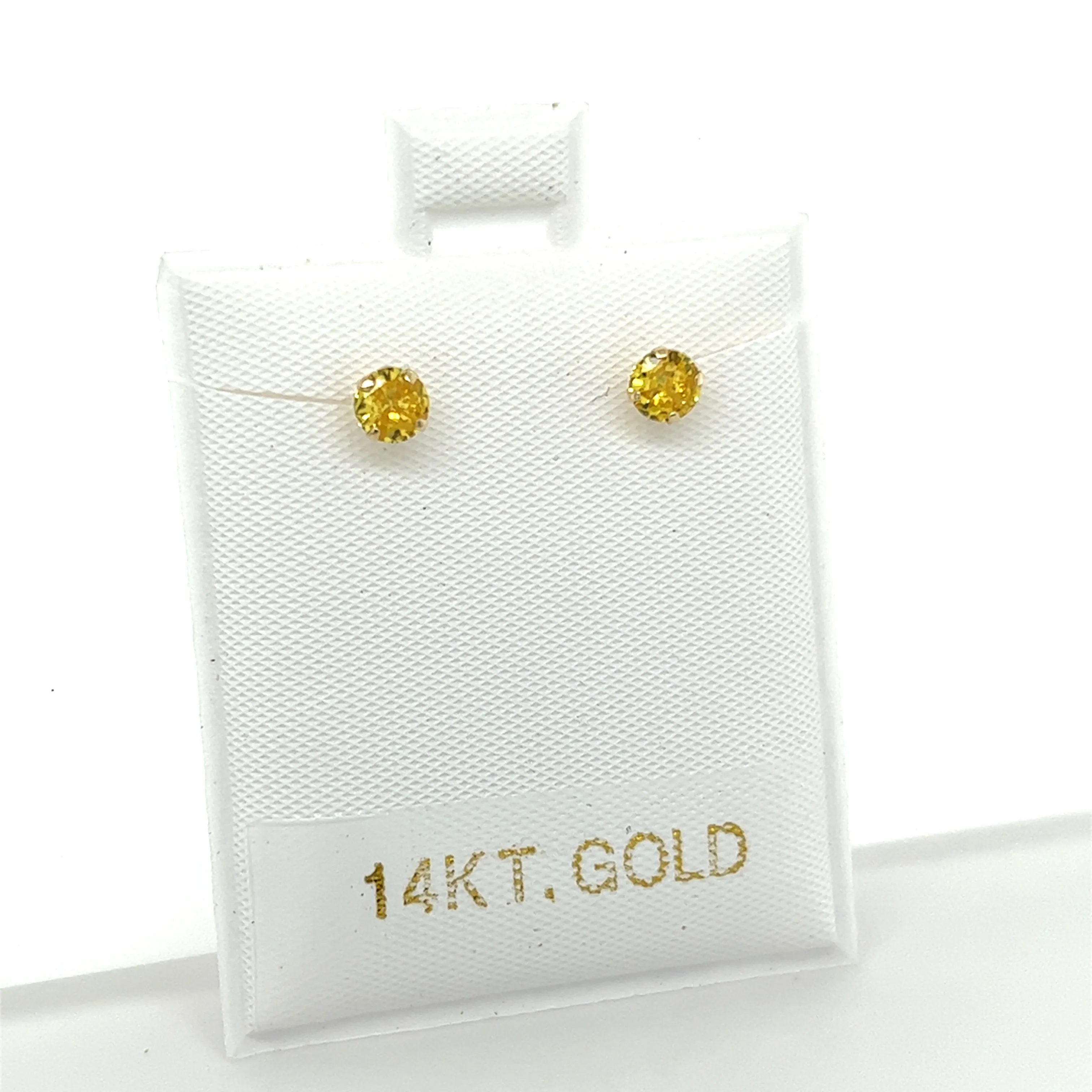 Nikki 4 Prong Round Studs (6mm)