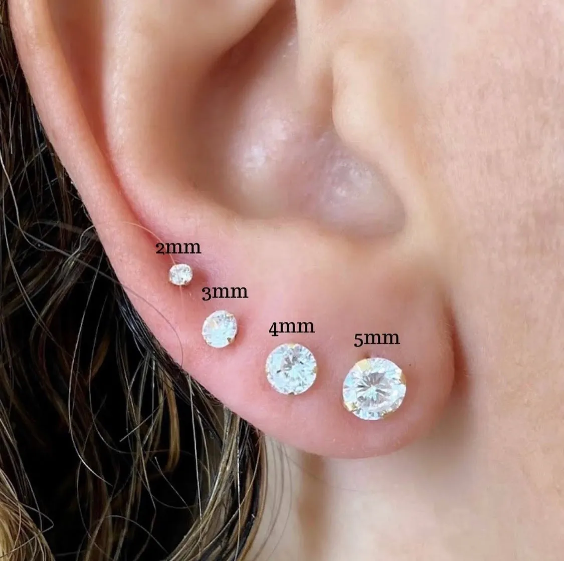 Nikki 4 Prong Round Studs (6mm)