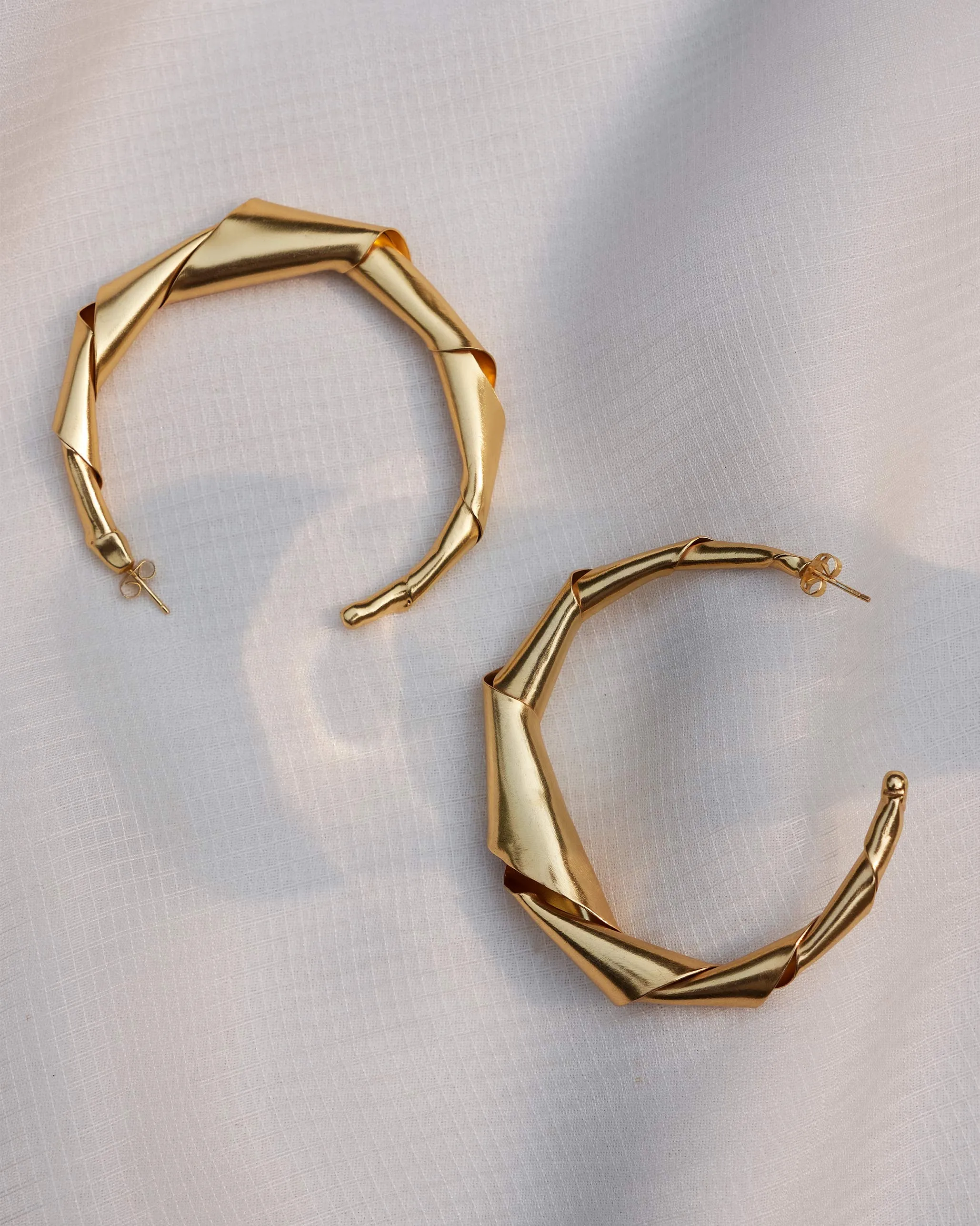 Ribbon Hoop Large - Gold