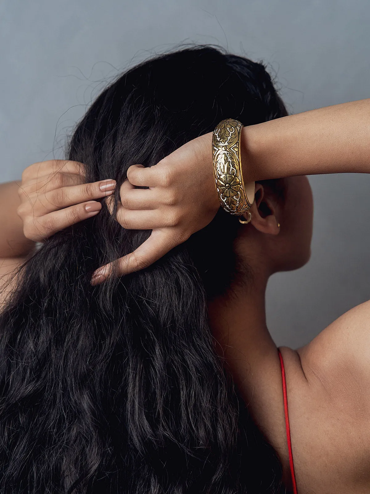 Shwet Bangle