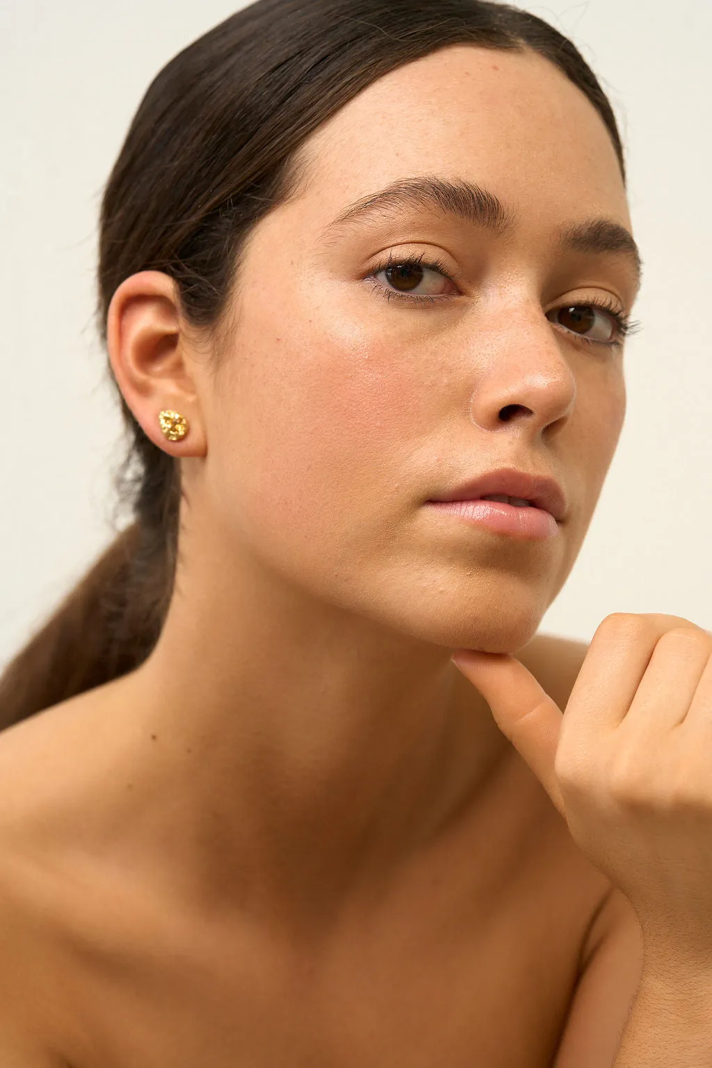 STONED STUD EARRINGS